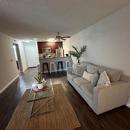 Incredible Two Bedroom Hollywood Apartments Free Parking Los Angeles Extérieur photo