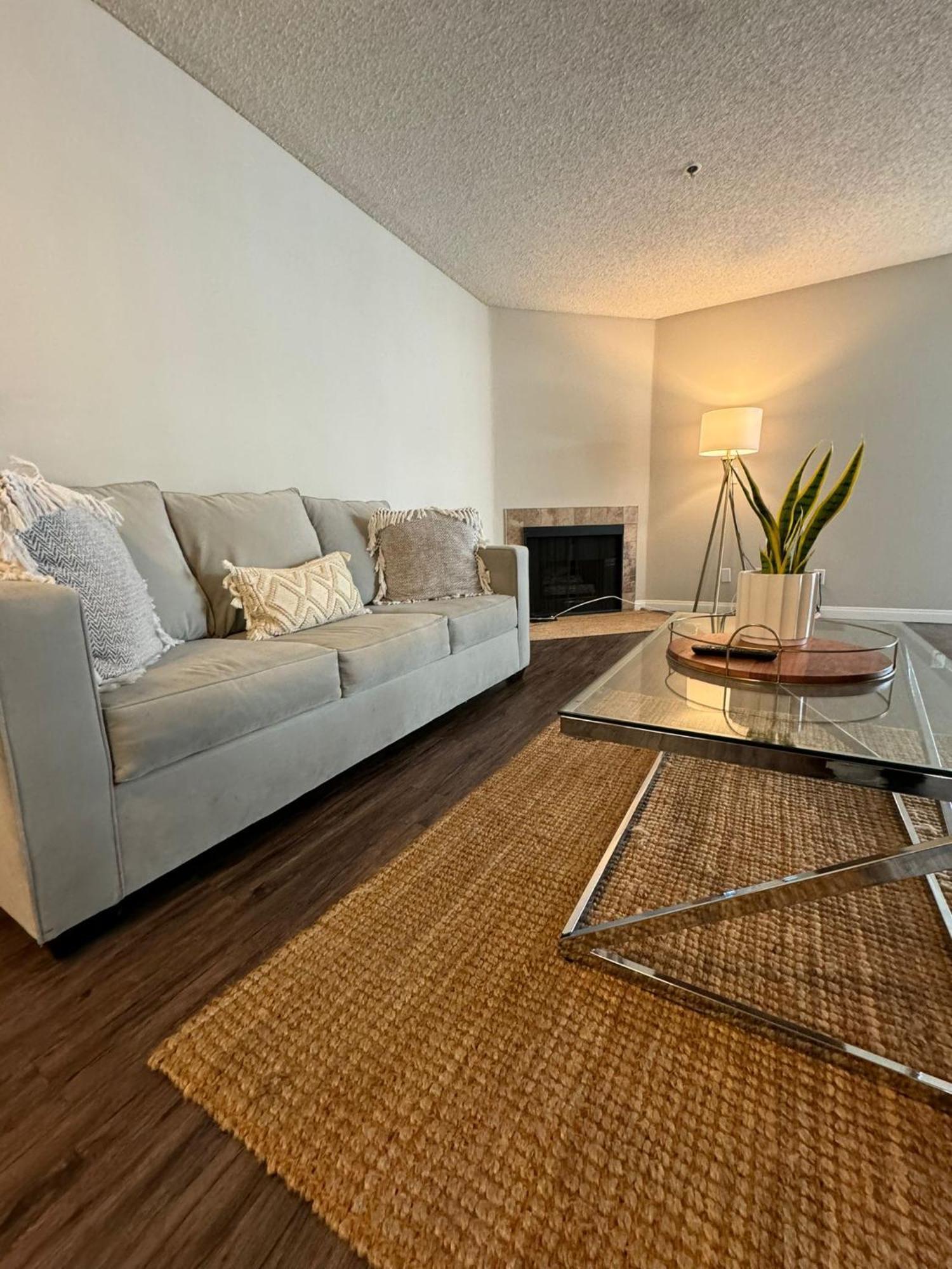 Incredible Two Bedroom Hollywood Apartments Free Parking Los Angeles Extérieur photo