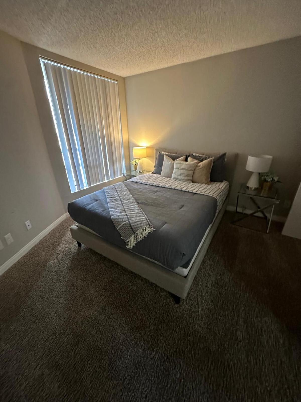 Incredible Two Bedroom Hollywood Apartments Free Parking Los Angeles Extérieur photo