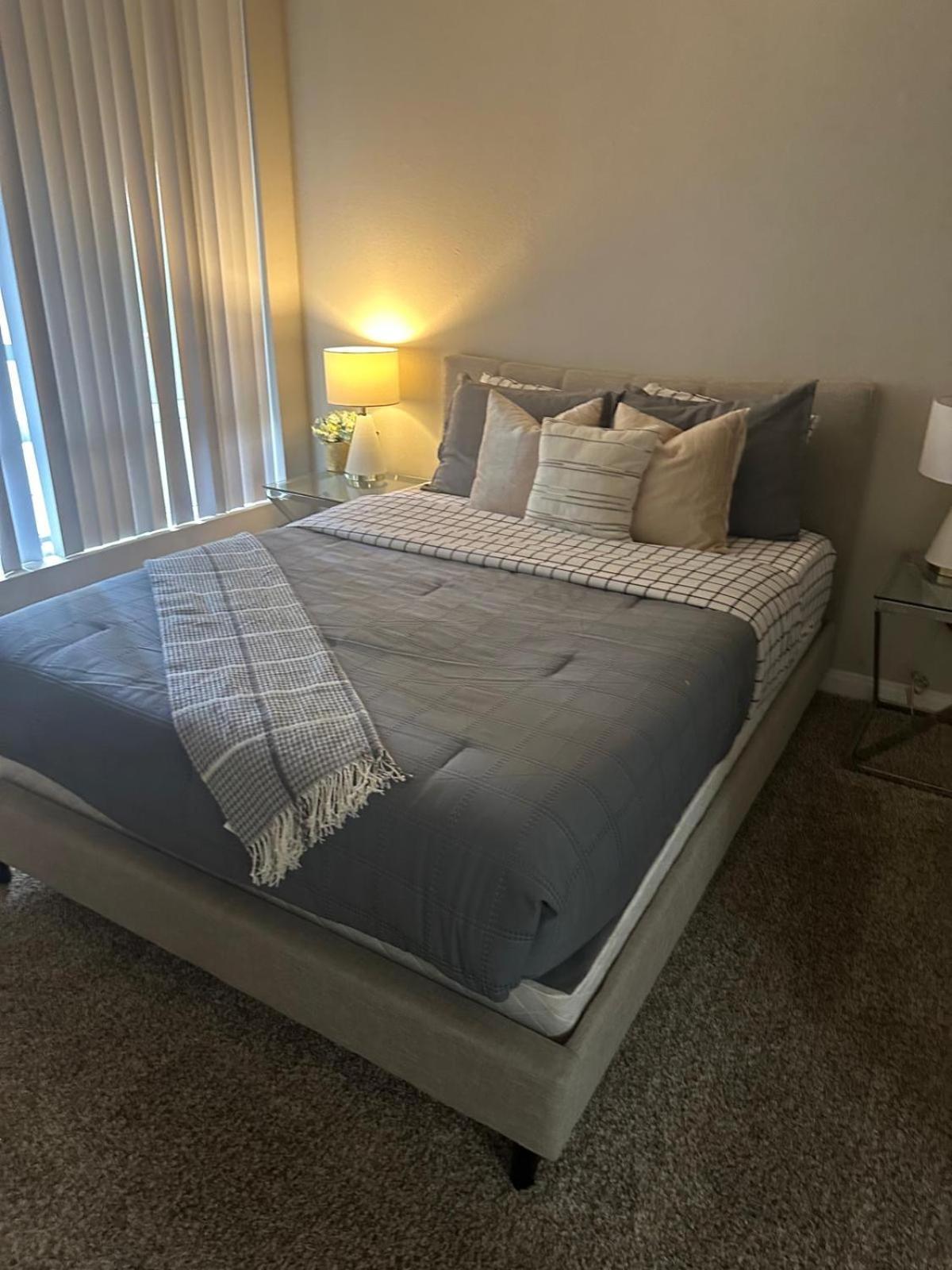 Incredible Two Bedroom Hollywood Apartments Free Parking Los Angeles Extérieur photo
