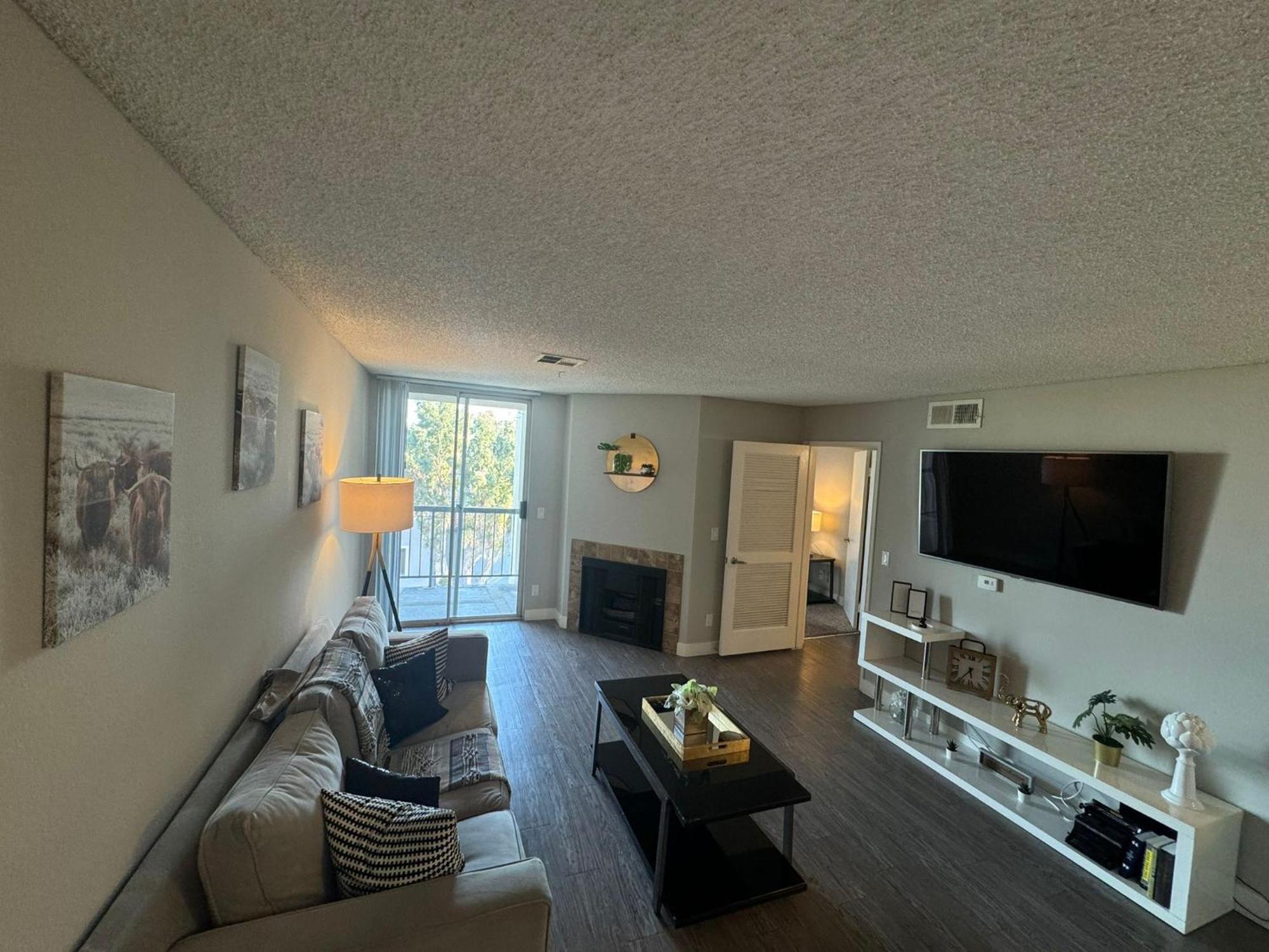 Incredible Two Bedroom Hollywood Apartments Free Parking Los Angeles Extérieur photo