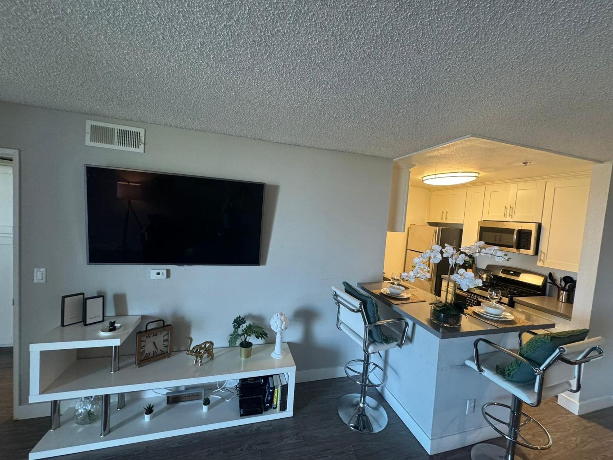 Incredible Two Bedroom Hollywood Apartments Free Parking Los Angeles Extérieur photo