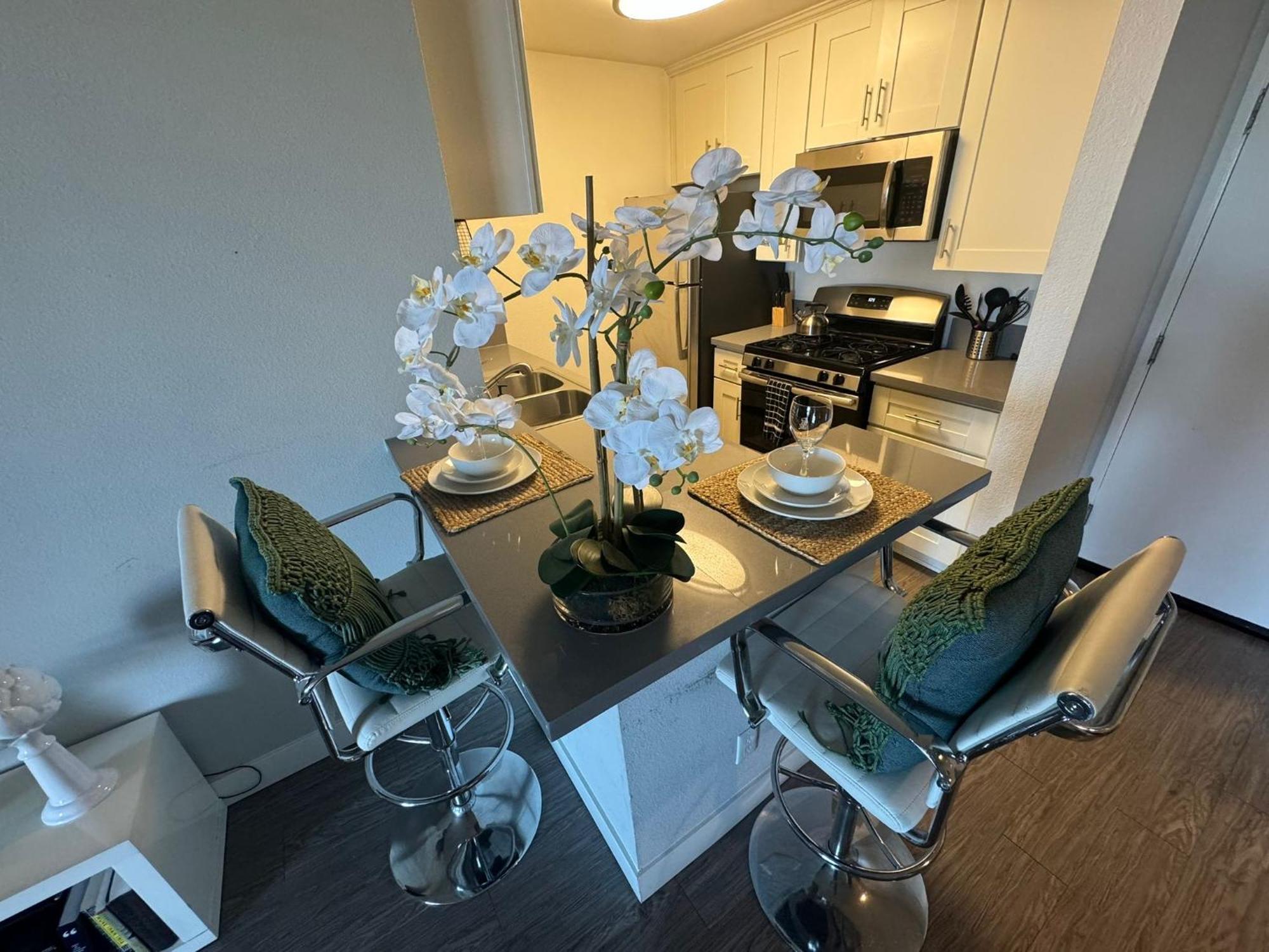 Incredible Two Bedroom Hollywood Apartments Free Parking Los Angeles Extérieur photo