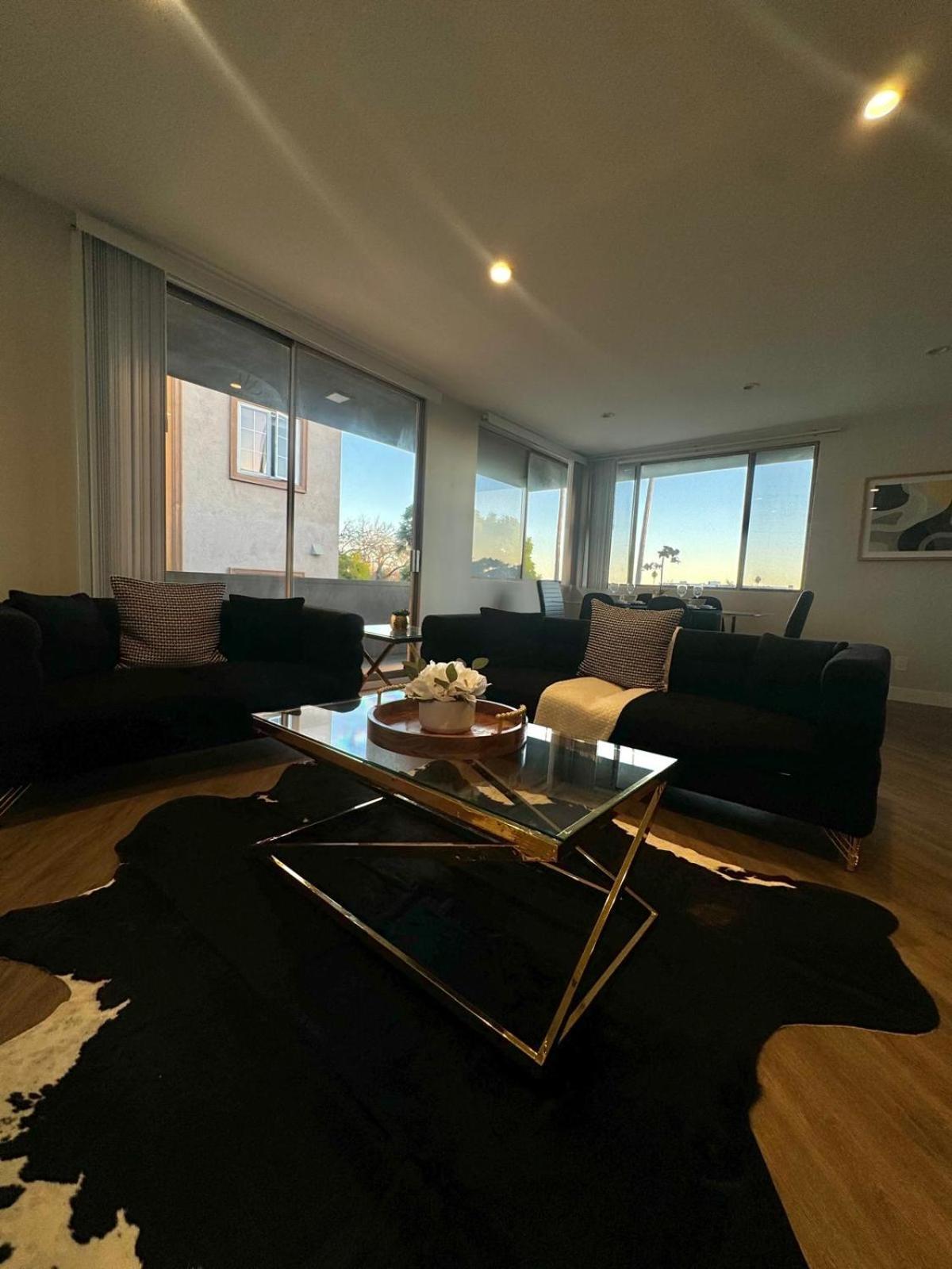 Incredible Two Bedroom Hollywood Apartments Free Parking Los Angeles Extérieur photo